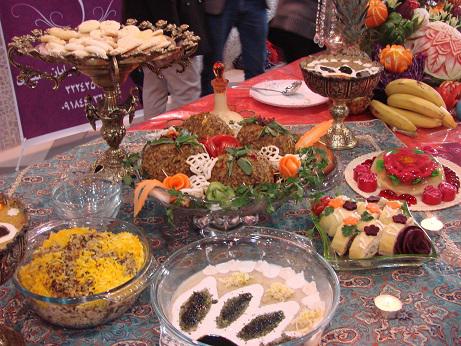  گزارش تصویری نمایشگاه غذاهای سنتی و محلی در ملایر 