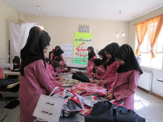 گزارش تصویری/نمایی از اردو های جهادی دختران همدانی 