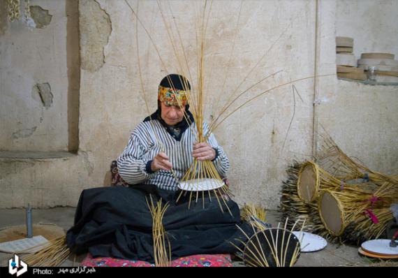 گزارش تصویری,سبدبافی,مروابافی,زنان روستایی,روستای ویست,خوانسار,shabnamha.ir,شبنم همدان,afkl ih,شبنم ها