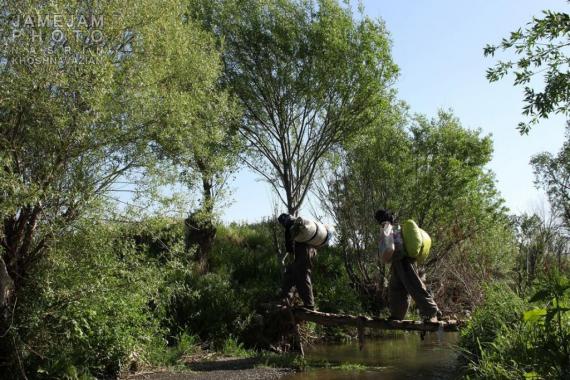 زنان سختکوش,کردستان,امرار معاش,مریوان,shabnamha.ir,شبنم همدان,afkl ih,شبنم ها