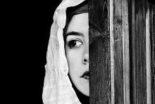 برابری جنسیتی؛ نگاه دسته پایین به زن است 