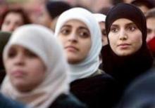 زنان استرالیا برای همبستگی با مسلمانان محجبه شدند 