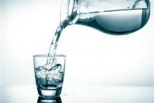 طب سنتی,نوشیدن آب,شبنم همدان,مضرات نوشیدن زیاد آب,ضعف معده و کبد,shabnamha.ir,afkl ih